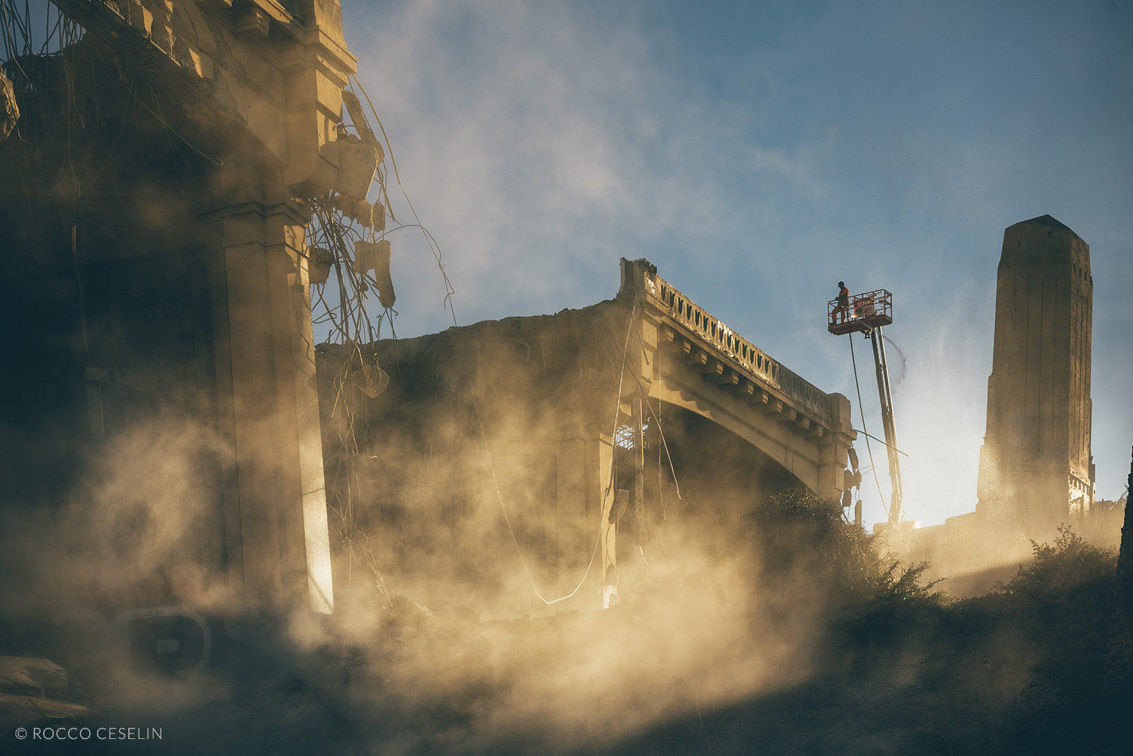 Dust and light  on the 6th Street  Bridge