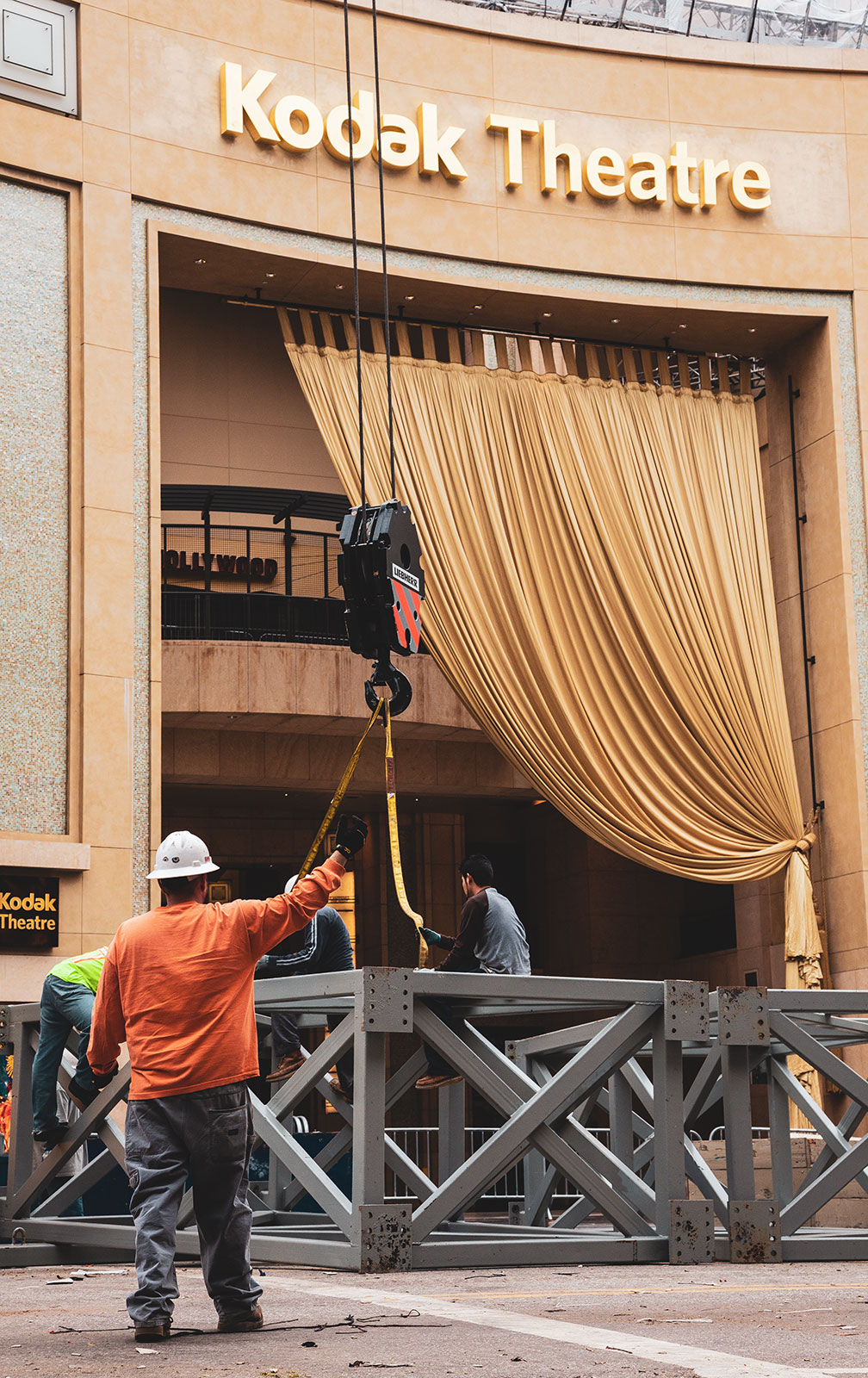 Lifting structure at the former Dolby Theatre in Hollywood 